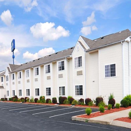 Microtel Inn And Suites Clarksville Exteriör bild
