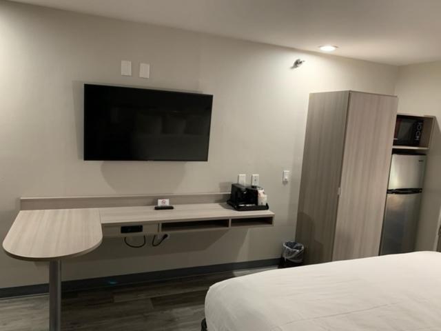 Microtel Inn And Suites Clarksville Exteriör bild