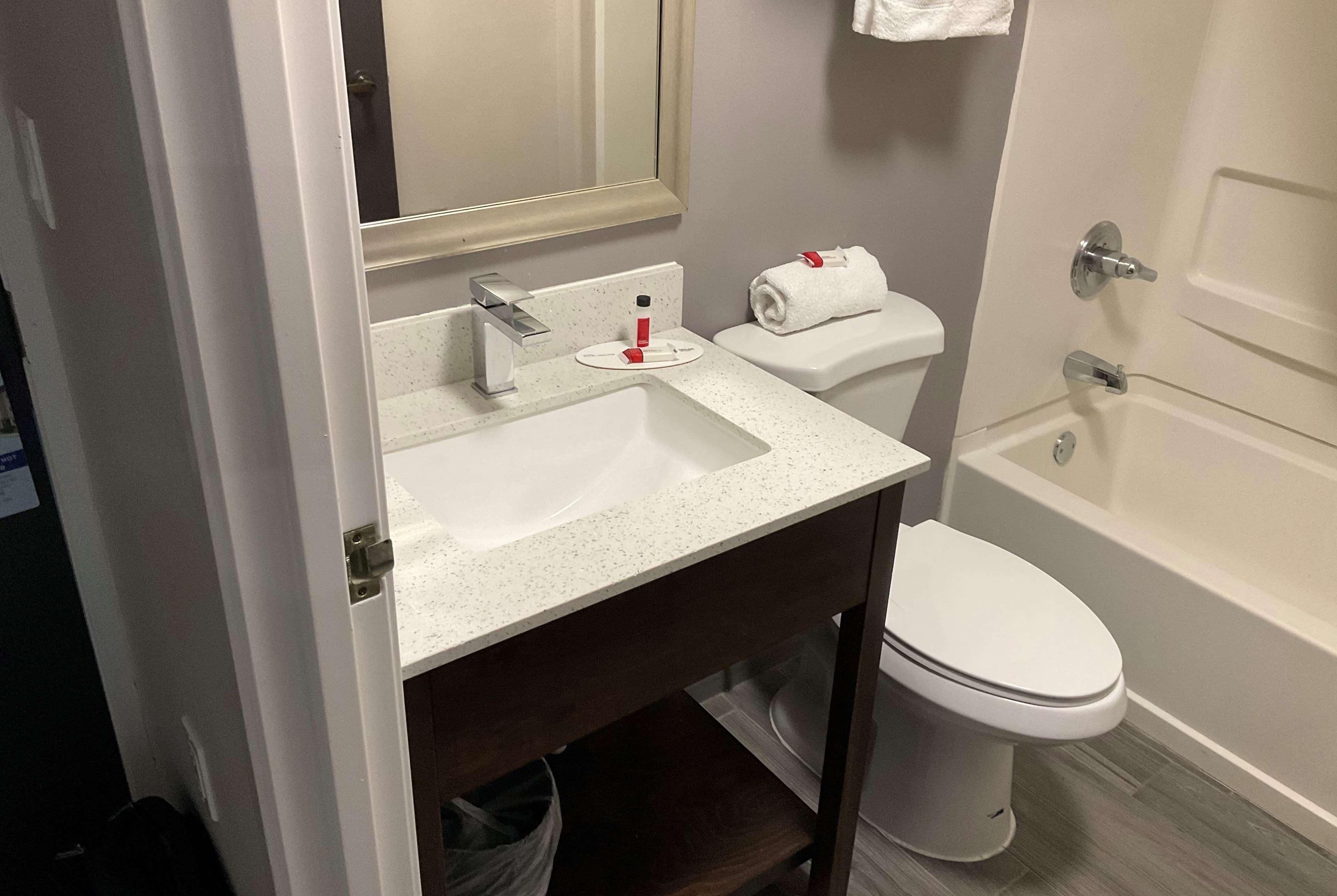 Microtel Inn And Suites Clarksville Exteriör bild