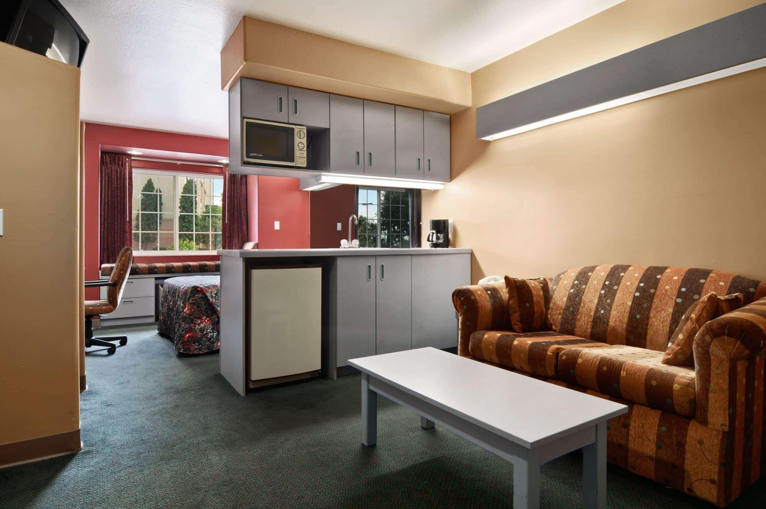 Microtel Inn And Suites Clarksville Exteriör bild